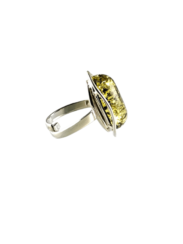 PIERŚCIONEK SREBRNY REGULOWANY Z CERTYFIKOWANYM BURSZTYNEM – OWALNY – SREBRO 925