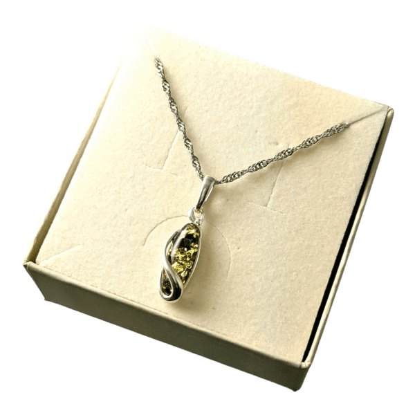 Wisiorek Srebrny z Zielonym Bursztynem - Podłużny