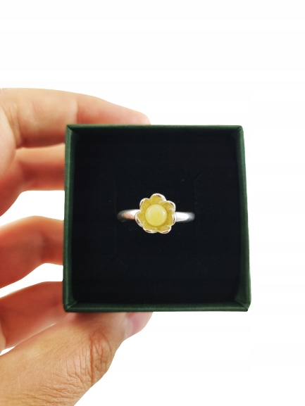 Pierścionek srebrny z bursztynem - kwiatek