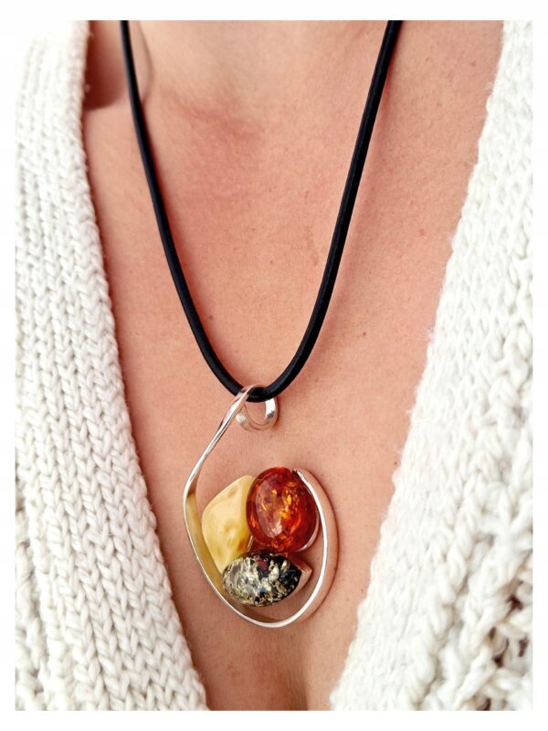 04cc15fb4d6aa895dba82d2fb89e1978.jpg Niepowtarzalny wisiorek srebrny z bursztynem - unikat - Srebro 925 - MIX Koniak Zielony Mleczny