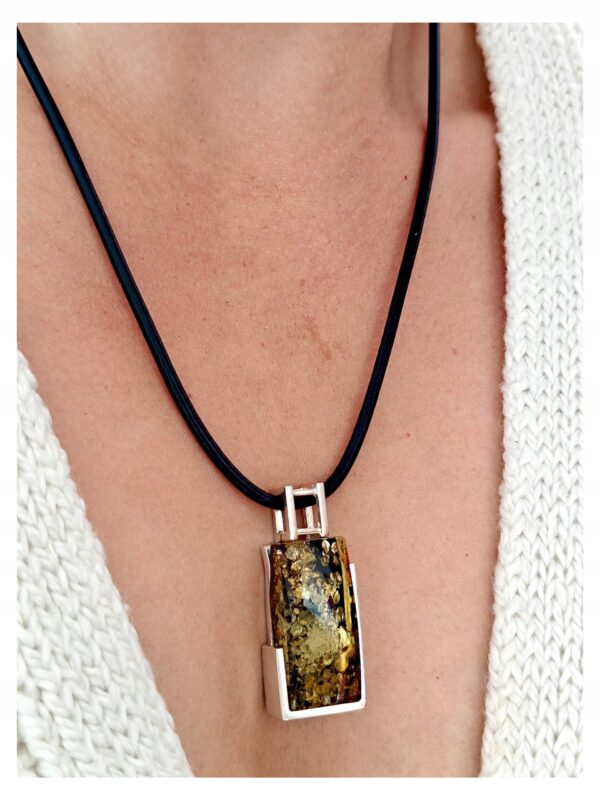 Niepowtarzalny wisiorek srebrny z dużym zielonym bursztynem - unikat - Srebro 925