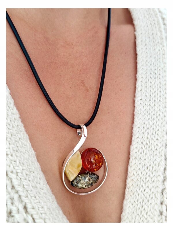 1f67b1103c3d2124343a68e50f10856d.jpg Niepowtarzalny wisiorek srebrny z bursztynem - unikat - Srebro 925 - MIX Koniak Zielony Mleczny