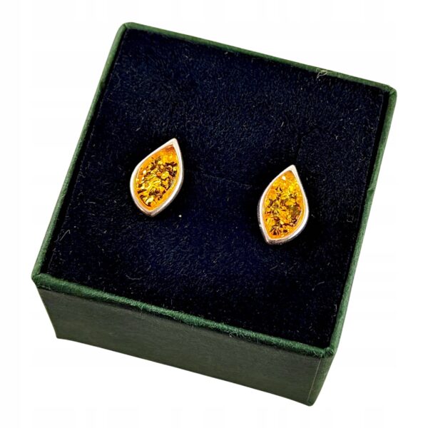 2220c8c3d65b4ed1e663e7bbaf82c7a9.jpg Kolczyki srebrne z bursztynem - klasyczne - srebro 925 - sztyft