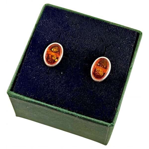 5b269f8a6940181d9c32e43de53c2937.jpg Kolczyki srebrne z bursztynem - klasyczne - srebro 925 - sztyft
