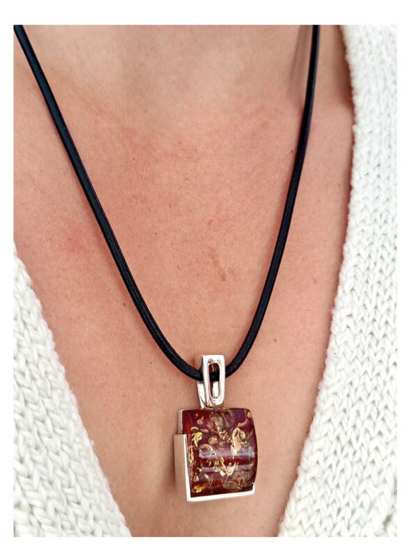 6e6d8be54df5ac8a1df1d85e71d3bfe5.jpg Niepowtarzalny wisiorek srebrny z dużym zielonym bursztynem - unikat - Srebro 925