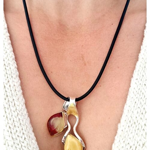 Niepowtarzalny wisiorek srebrny z dużym zielonym oraz wiśniowym bursztynem - unikat - Srebro 925