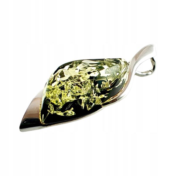 81800e9a06ec80d3432d6bb10aea5a6d.jpg Niepowtarzalny wisiorek srebrny z dużym zielonym bursztynem - unikat - Srebro 925