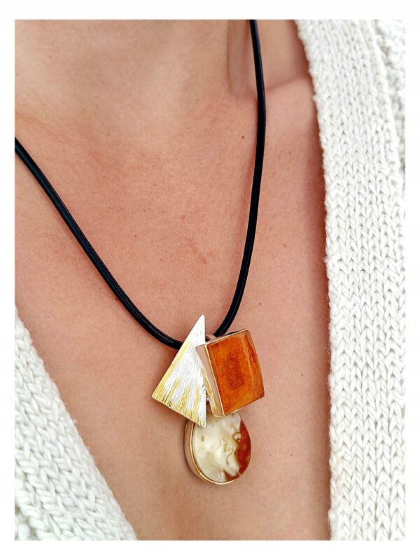 acd6ff9bbda6d40a3a50d2c40b459ebd.jpg Niepowtarzalny wisiorek srebrny z dużym cytrynowym oraz mlecznym bursztynem - unikat - Srebro 925