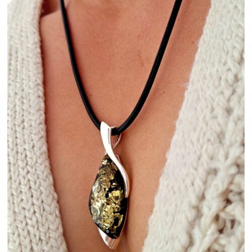 Niepowtarzalny wisiorek srebrny z dużym zielonym bursztynem - unikat - Srebro 925