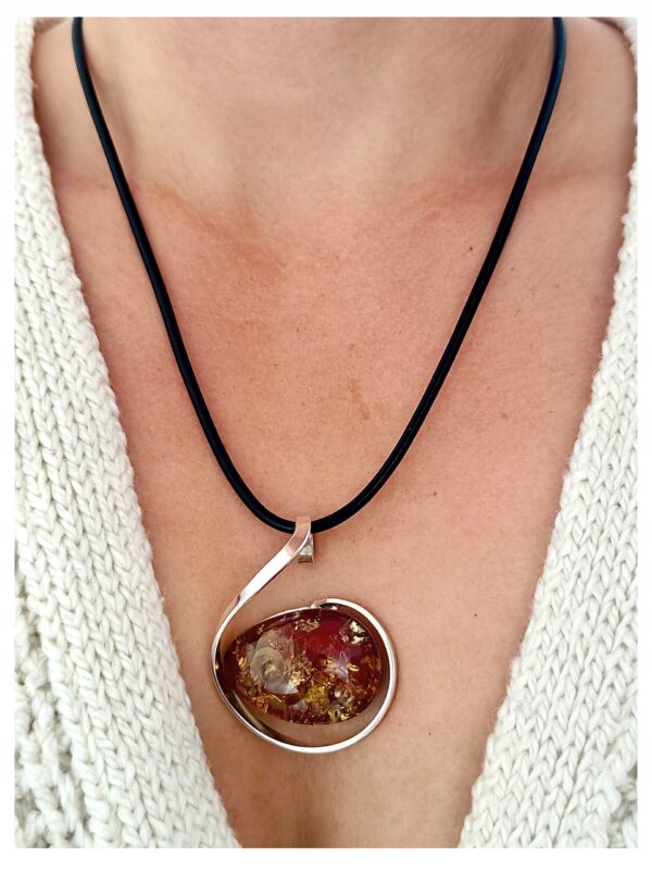 c5a81059823dabe5a25678d0b1a4d10b.jpg Niepowtarzalny wisiorek srebrny z dużym zielonym bursztynem - unikat - Srebro 925