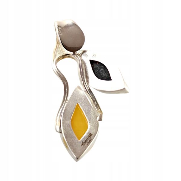 e59e45925d19aae325e60fe2b7f94d33.jpg Niepowtarzalny wisiorek srebrny z dużym zielonym oraz mlecznym bursztynem - unikat - Srebro 925