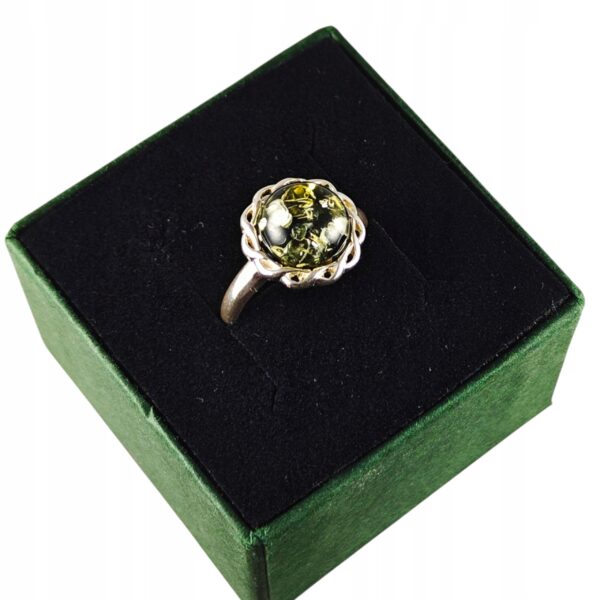 Pierścionek srebrny z bursztynem - okrągły delikatny