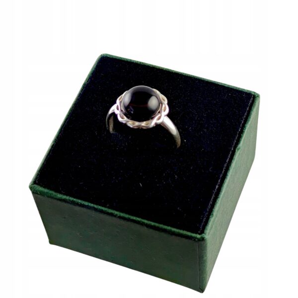 Pierścionek srebrny regulowany z wiśniowym bursztynem - okrągły delikatny