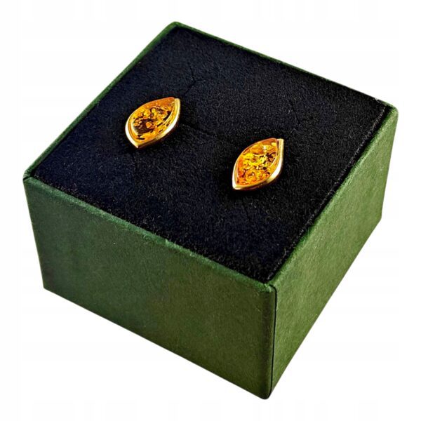 KOLCZYKI ZŁOTE Z CERTYFIKOWANYM BURSZTYNEM KLASYCZNE SREBRO POZŁACANE 925