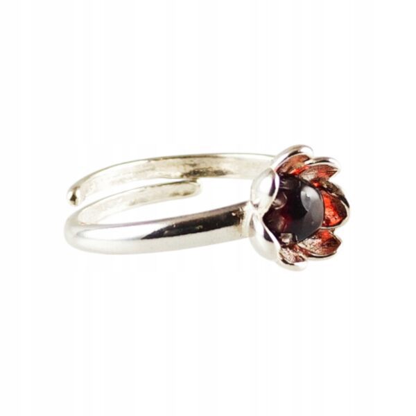 Pierścionek srebrny z bursztynem - kwiatek