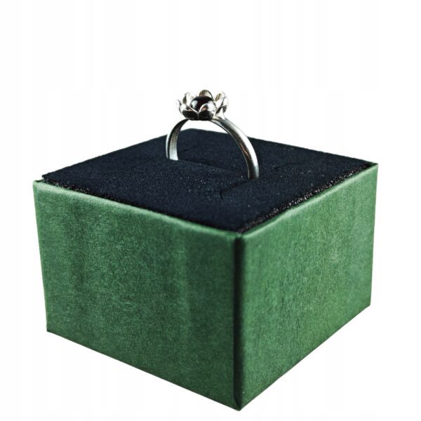 Pierścionek srebrny z bursztynem - kwiatek