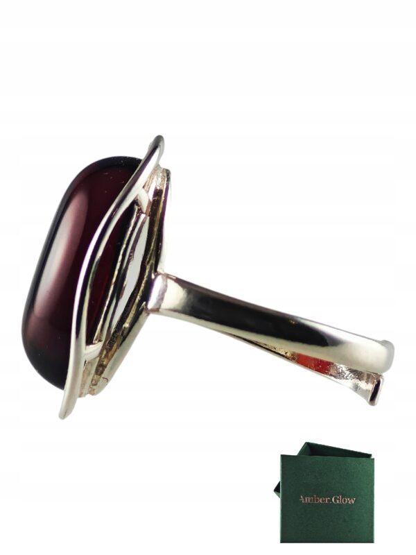 Pierścionek srebrny z bursztynem - owalny klasyczny