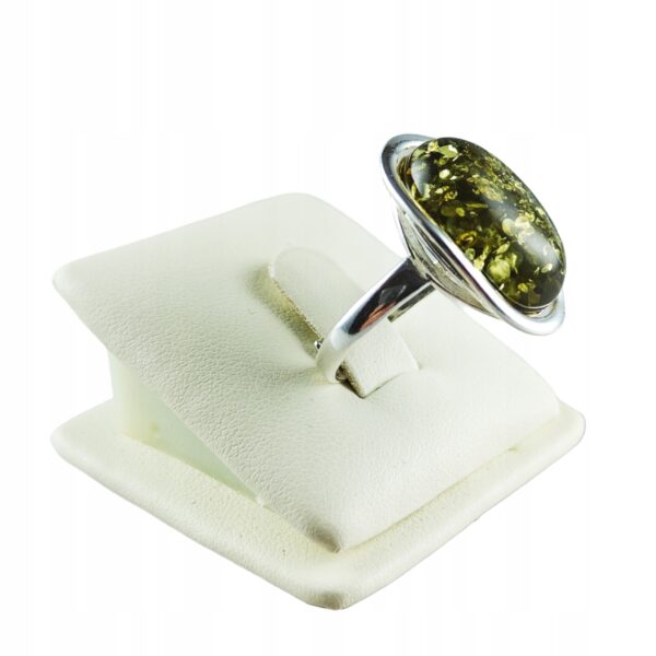 Pierścionek srebrny z bursztynem - owalny klasyczny