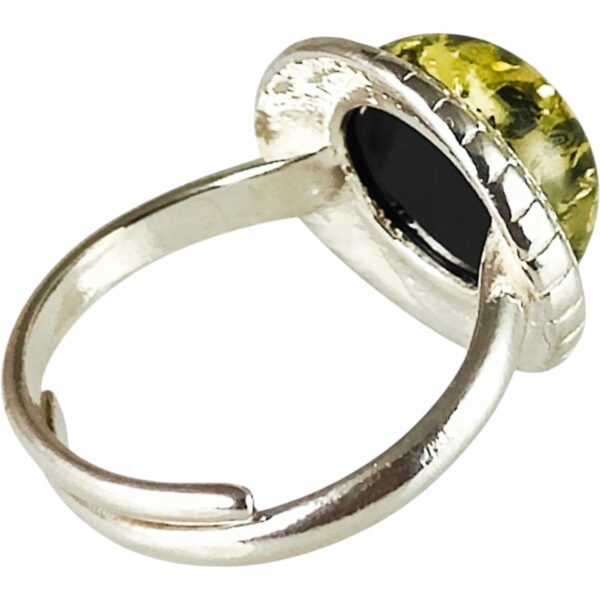 Pierścionek srebrny z bursztynem - okrągły