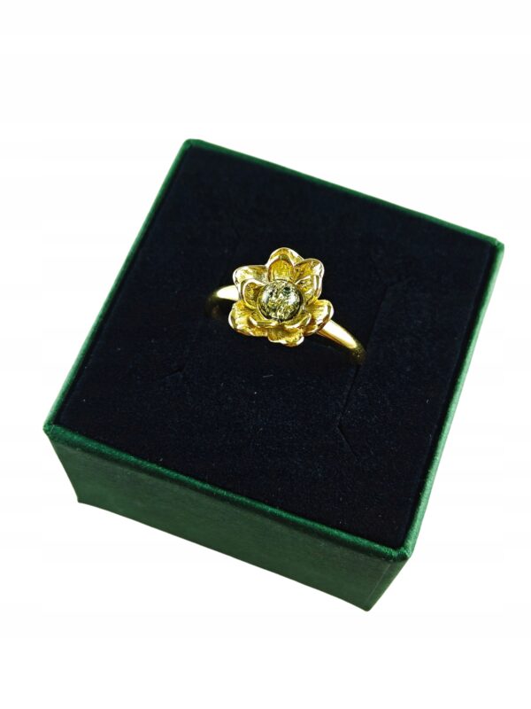 Pierścionek srebrny pozłacany z bursztynem - kwiatek