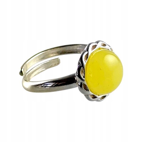Pierścionek srebrny regulowany z mlecznym bursztynem - okrągły delikatny