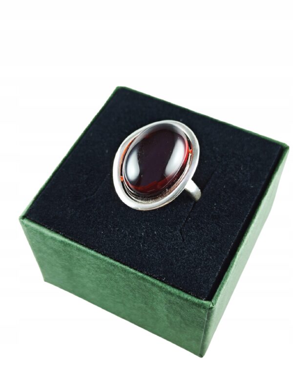 Pierścionek srebrny z bursztynem - owalny klasyczny