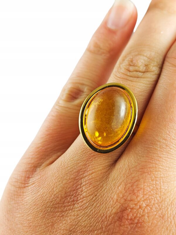 Pierścionek srebrny pozłacany z bursztynem - owalny klasyczny