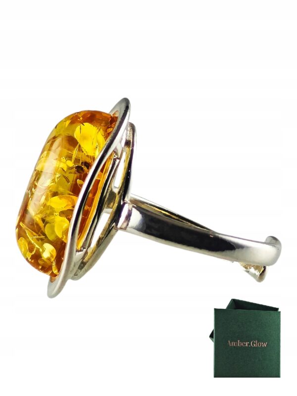 Pierścionek srebrny z bursztynem - owalny klasyczny