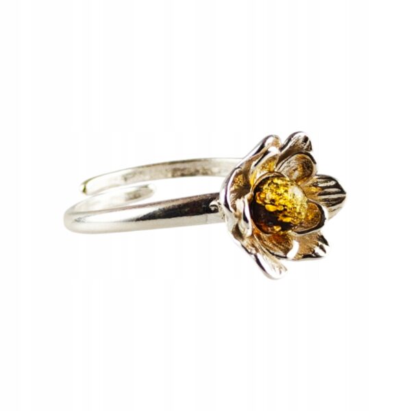 Pierścionek srebrny regulowany z zielonym bursztynem - kwiatek