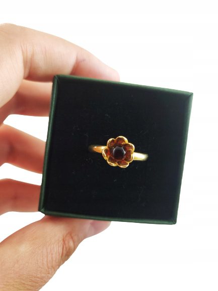 Pierścionek srebrny pozłacany z bursztynem - kwiatek
