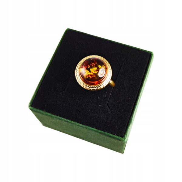 Pierścionek srebrny pozłacany z bursztynem - okrągły