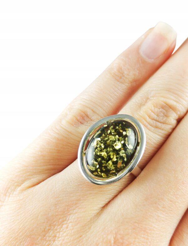 Pierścionek srebrny z bursztynem - owalny klasyczny