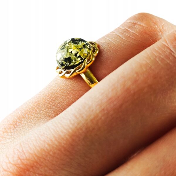 Pierścionek srebrny pozłacany z bursztynem - okrągły delikatny