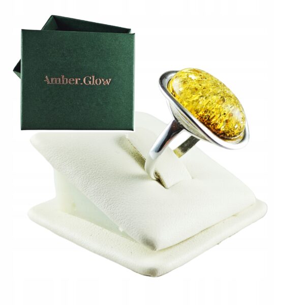 Pierścionek srebrny z bursztynem - owalny klasyczny