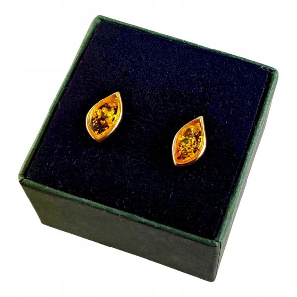 KOLCZYKI ZŁOTE Z CERTYFIKOWANYM BURSZTYNEM KLASYCZNE SREBRO POZŁACANE 925