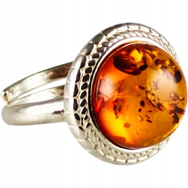 Pierścionek srebrny z bursztynem - okrągły