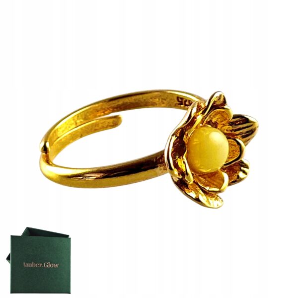 Pierścionek srebrny pozłacany z mlecznym bursztynem - kwiatek - regulowany