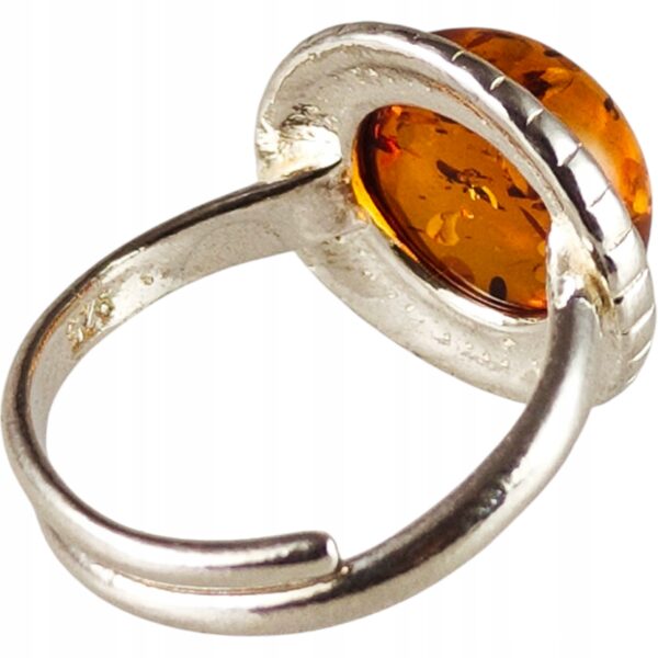 Pierścionek srebrny z bursztynem - okrągły