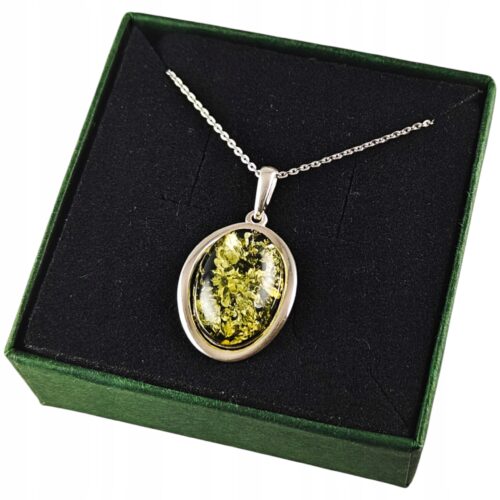 Wisiorek srebrny z zielonym bursztynem