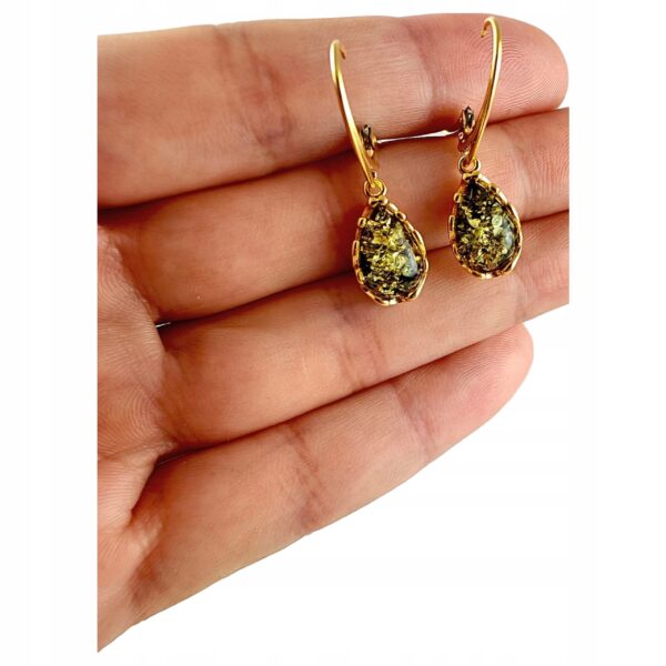 c386424cceefa0df5cad5f89c9bbbf68.jpg KOLCZYKI ZŁOTE z CERTYFIKOWANYM Bursztynem WISZĄCE PIĘKNE Srebro Pozłacane