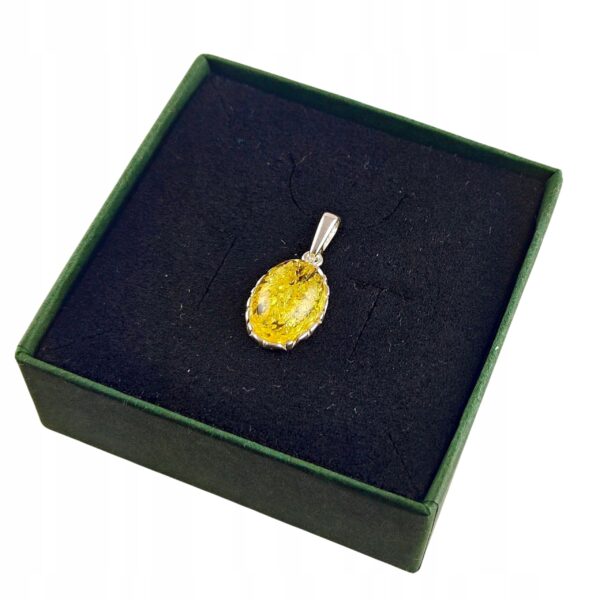 d006f92b1506a0ad0b72333f7c1746ec.jpg WISIOREK SREBRNY Z CERTYFIKOWANYM BURSZTYNEM ŚLICZNA DELIKATNA SREBRO 925