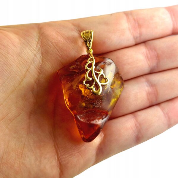 d3a73501a5546243d7798271c3d5a7cf.jpg WISIOREK ZŁOTY z CERTYFIKOWANYM Bursztynem na PREZENT Srebro Pozłacane 925