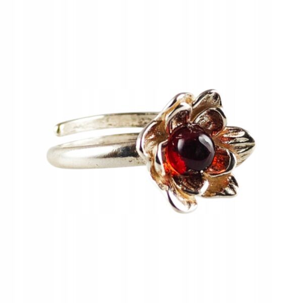 Pierścionek srebrny z bursztynem - kwiatek