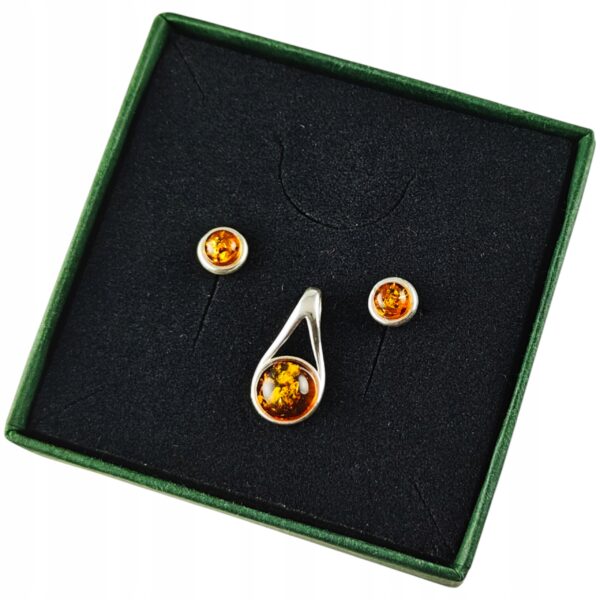 Delikatny komplet - Kolczyki i wisiorek srebrny z koniakowym bursztynem