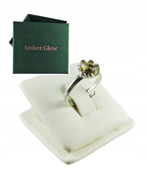 Pierścionek srebrny z bursztynem - kwiatek