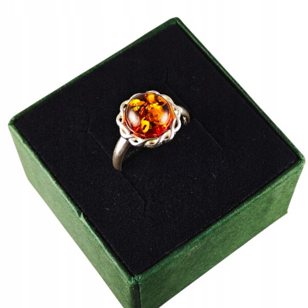 Pierścionek srebrny z bursztynem - okrągły delikatny