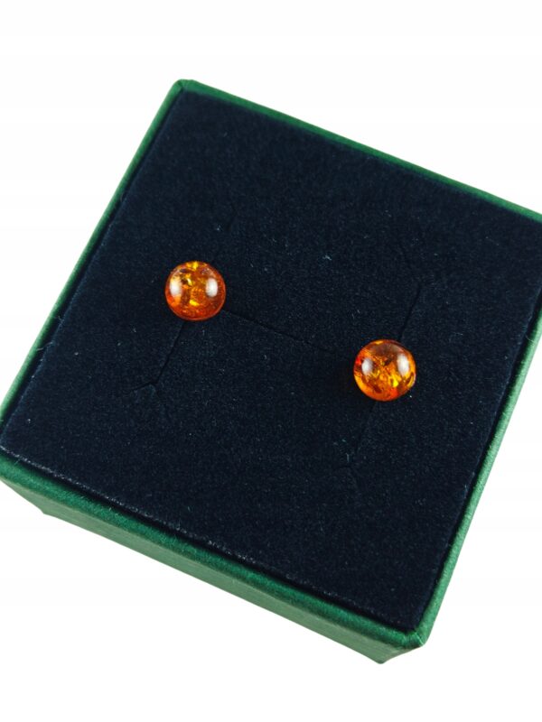 Kolczyki srebrne bursztynowe okrągłe - koniakowy bursztyn