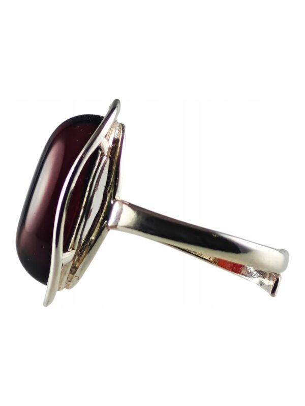 Pierścionek srebrny z bursztynem - owalny klasyczny