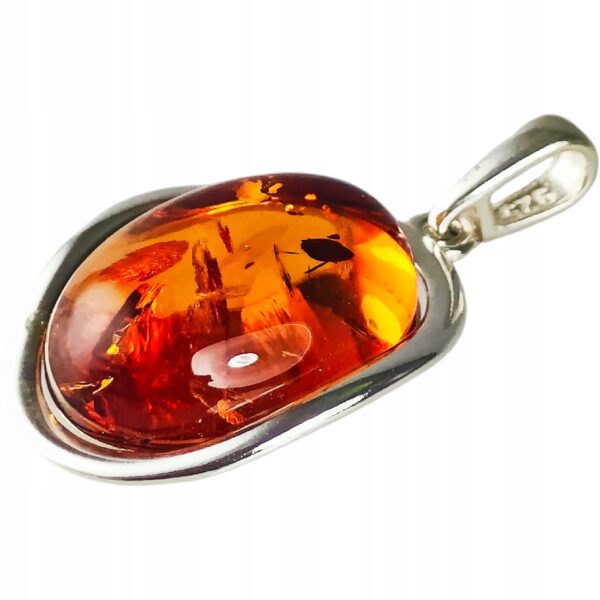 Wisiorek srebrny z koniakowym bursztynem