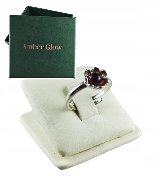 Pierścionek srebrny z bursztynem - kwiatek